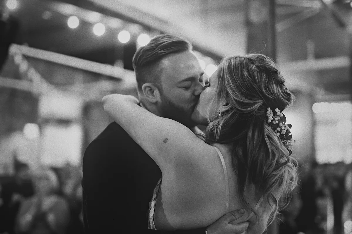 Jessi and Alex share their first kiss as husband and wife.